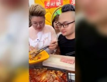 娱乐吃瓜酱祝寿,祝寿盛典，欢乐满溢的娱乐圈盛宴